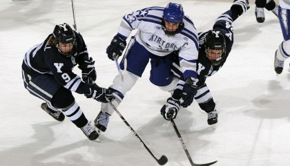 AIYOUXI.COM-广东王朝终结季后赛出局引发震荡，广东王是谁