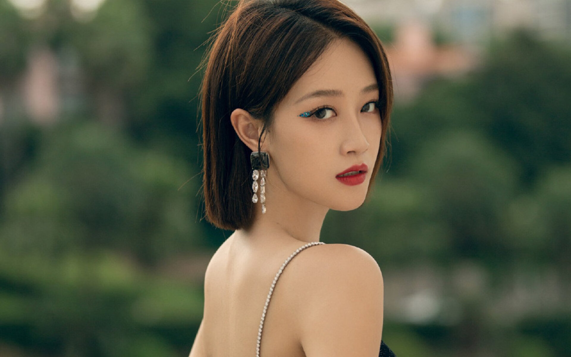 德甲球队高强度对抗中体能消耗与技术失误关联,德甲球员速度排名