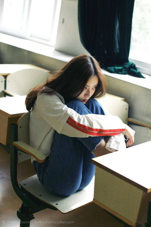 爱游戏下载-“徒步定向越野：东部新区赛场上演智慧与速度的竞逐”