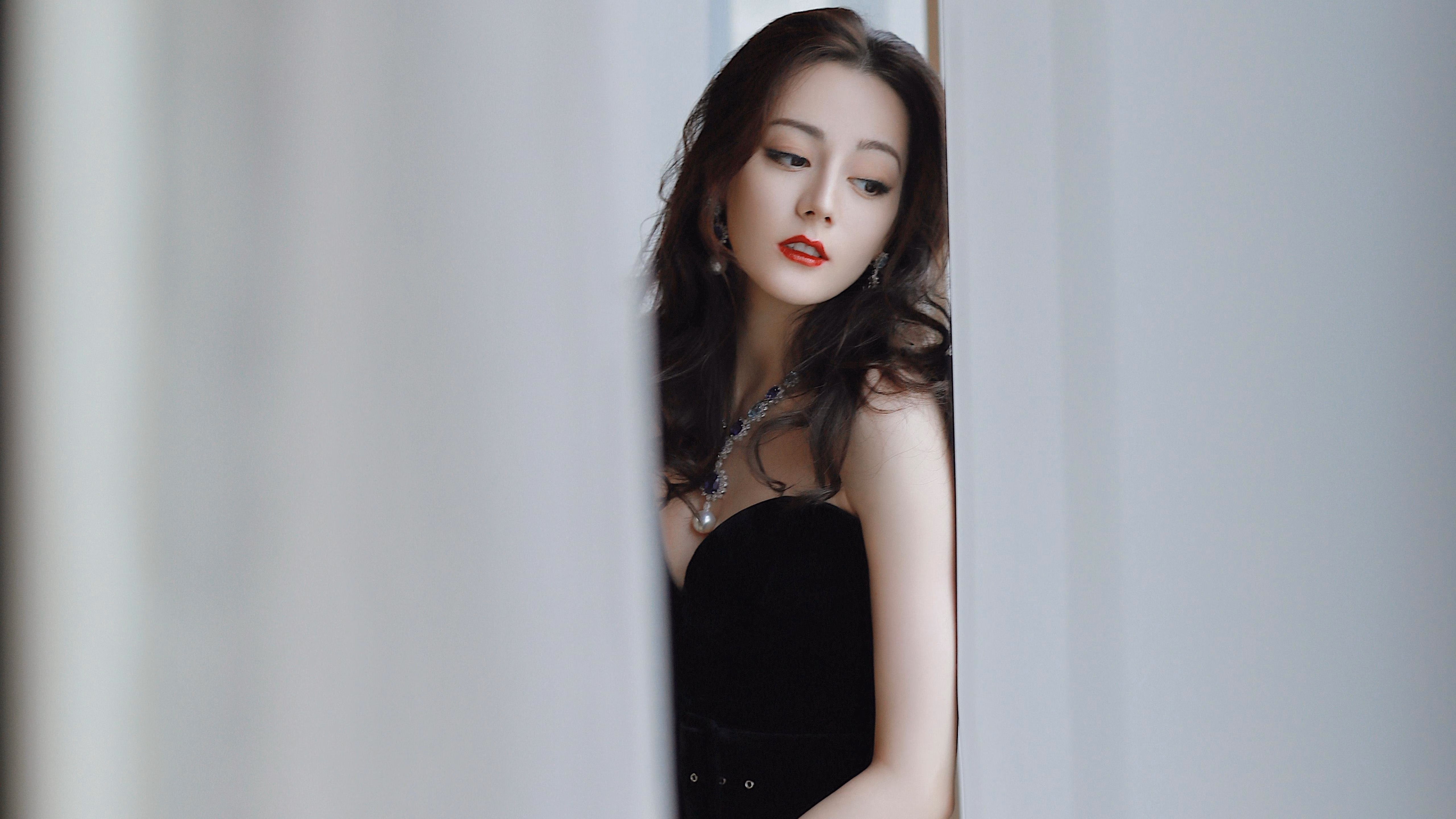 爱游戏体育app-后防线稳定性增强近期比赛中成功化解多次危机局面，后防线最强的足球俱乐部